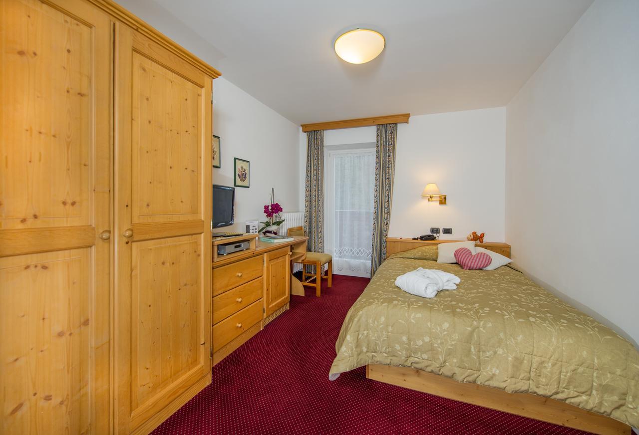 Hotel Bellavista Canazei Room photo